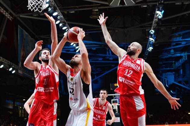 Danilo Barthel Germany on the ball Levan Palsatsia Georgia re and Manutschar Markoischwili Georgia vs Germany Basketball Qualification World Cup 2019 24 11 2017 Chemnitz Copyright: xEibner-Pressefoto BertxHarzerx EP_BHR
