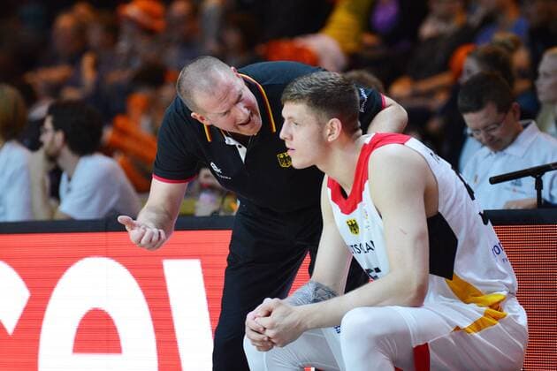 Henrik Roedl Head Coach Germany li and Isaiah Hartenstein Germany re Germany vs Georgia Basketball Qualification World Cup 2019 24 11 2017 Chemnitz Copyright: xEibner-Pressefoto BertxHarzerx EP_BHR