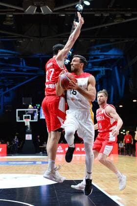 Ismet Akpinar Germany re and Mikhail Berischwili Georgia vs Germany Basketball Qualification World Cup 2019 24 11 2017 Chemnitz Copyright: xEibner-Pressefoto BertxHarzerx EP_BHR