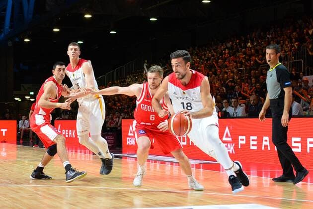 Ismet Akpinar Germany re Anatoli Boisa Georgia 2 v re Germany vs Georgia Basketball Qualification World Cup 2019 24 11 2017 Chemnitz Copyright: xEibner-Pressefoto BertxHarzerx EP_BHR