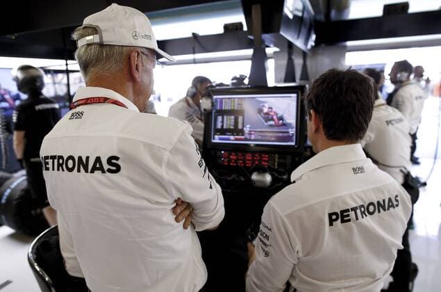Motorsports: FIA Formula One World Championship WM Weltmeisterschaft 2017, Grand Prix of Abu Dhabi, Dr. Dieter Zetsche (Chairman of the Board of Management of Daimler AG, Head of Mercedes-Benz Cars), Toto Wolff (AUT, Mercedes AMG Petronas Formula One Team), Abu Dhabi United Arab Emirates