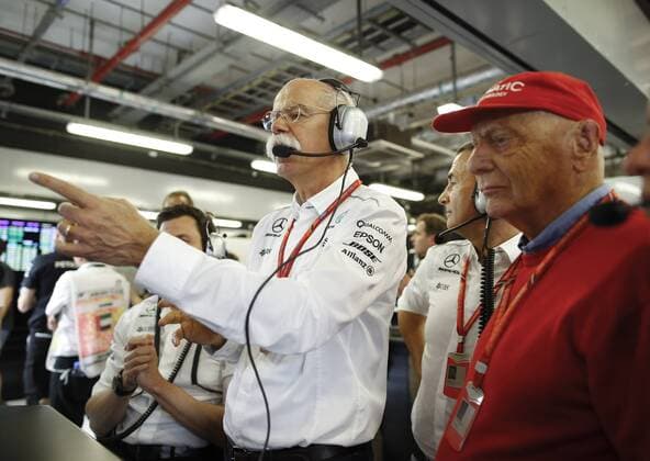 Motorsports: FIA Formula One World Championship WM Weltmeisterschaft 2017, Grand Prix of Abu Dhabi, Dr. Dieter Zetsche (Chairman of the Board of Management of Daimler AG, Head of Mercedes-Benz Cars), Bodo Uebber (GER), Niki Lauda (AUT, Mercedes AMG Petronas Formula One Team), Abu Dhabi United Arab Emirates