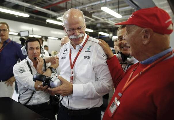 Motorsports: FIA Formula One World Championship WM Weltmeisterschaft 2017, Grand Prix of Abu Dhabi, Toto Wolff (AUT, Mercedes AMG Petronas Formula One Team), Dr. Dieter Zetsche (Chairman of the Board of Management of Daimler AG, Head of Mercedes-Benz Cars), Bodo Uebber (GER), Niki Lauda (AUT, Mercedes AMG Petronas Formula One Team), Abu Dhabi United Arab Emirates