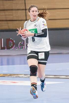 GER HB Women FSP Germany GER vs Iceland ISL 25 11 2017 Ball Games ARENA Dresden GER HB Women FSP Germany GER vs Iceland ISL pictured Jenny Karolius 6 Germany nordphotoxDostmann nph00325