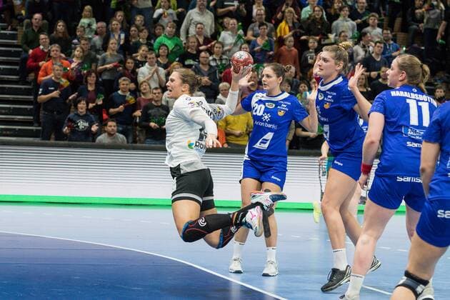 GER HB Women FSP Germany GER vs Iceland ISL 25 11 2017 Ball Games ARENA Dresden GER HB Women FSP Germany GER vs Iceland ISL im Bild Julia Behnke 13 Germany nordphotoxDostmann nph00325
