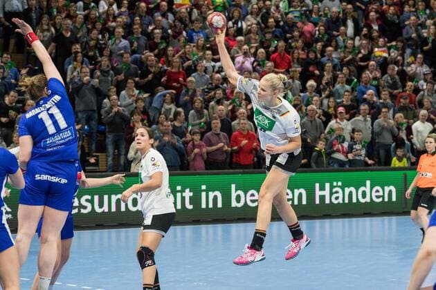 GER HB Women FSP Germany GER vs Iceland ISL 25 11 2017 Ball Games ARENA Dresden GER HB Women FSP Germany GER vs Iceland ISL im Bild Evgenija Minevskaja 32 Germany nordphotoxDostmann nph00325