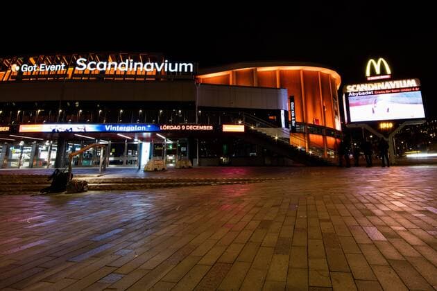 171125 Scandinavium lyser orange efter ishockeymatchen i SHL mellan Frölunda och Linköping den 25 november 2017 i Göteborg.  Copyright: MICHAELxERICHSEN BB171125ZX050