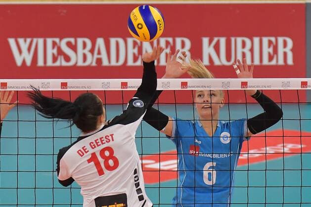 26 11 2017 xtkx Volleyball VVC Cup Women VC Wiesbaden VfB Suhl emspor v l Krista Degeest Suhl Selma Hetmann VCW Wiesbaden