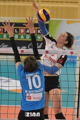26 11 2017 xtkx Volleyball VVC Cup Women VC Wiesbaden VfB Suhl emspor v Irina Kemmsie VCW Andie Malloy Suhl Wiesbaden