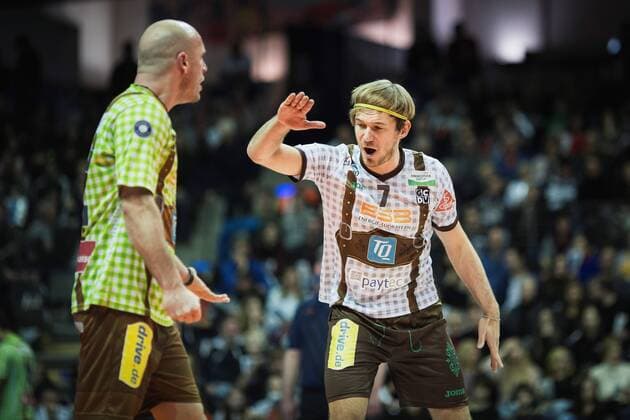 Berlin Germany 25 11 2017 Michal Sladecek Herrsching 12 celebrates with Ferdinand Tille Herrsching 7 playing volleyball in the DVV Cup quarter-final between BR Volleys and TSV Herrsching