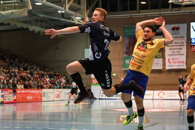 Lübeck 25 November 2017 Sport Handball Season 2017 2018 2 Bundesliga VfL Lübeck Schwartau HSG Konstanz Jump from Damm Sebastian Nr 21 VfL Luebeck Schwartau