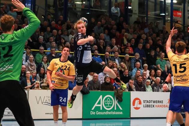 Lübeck 25 November 2017 Sport Handball Season 2017 2018 2 Bundesliga VfL Lübeck Schwartau HSG Konstanz Jump by Lauenroth Julian Nr 5 VfL Luebeck Schwartau