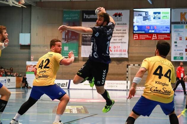 Lübeck 25 November 2017 Sport Handball Season 2017 2018 2 Bundesliga VfL Lübeck Schwartau HSG Konstanz Jump by Hansen Markus Nr 11 VfL Luebeck Schwartau
