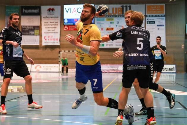 Lübeck 25 November 2017 Sport Handball Season 2017 2018 2 Bundesliga VfL Lübeck Schwartau HSG Constance litter by Riedel Mathias Helmut Eugen HSG Konstanz