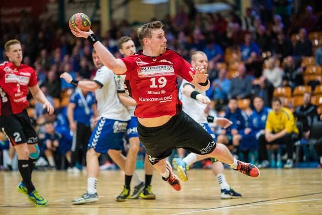 Luca de Boer 19 from the HSG Nordhorn Lingen at the throw during the DKB Handball 2 Bundesliga Encounter between Dessau Rosslauer HV 06 and HSG Nordhorn Lingen in the Anhalt Arena on November 25 2017 in Bauhausstadt Dessau Saxony Anhalt Germany Photo by Hartmut Boesener Eibner Bauhausstadt Dessau Copyright: xEibner-Pressefoto HartmutxBoesenerx EP_BOE
