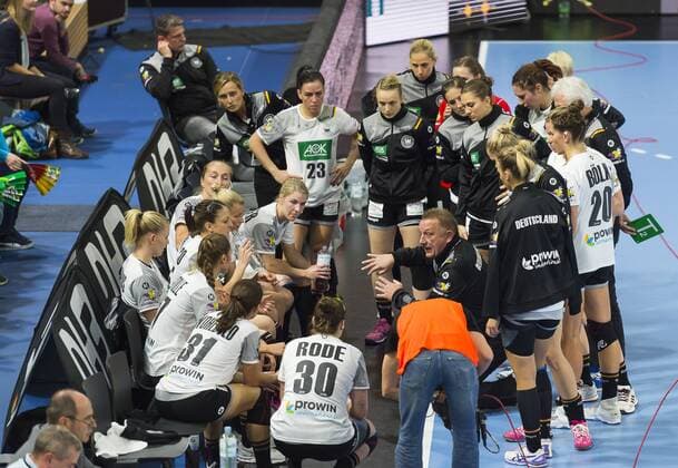 25 November 2017 Head Coach Michael Biegler in a Time Out Time Handball Preparing Game for the World Cup December in Germany Handball World Cup Germany Iceland 32 19 in Dresden c