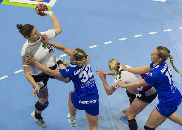 25 November 2017 Germanys Jennifer Rode is heavily attacked Handball Preparing game for the World Cup December in Germany Handball World Cup Germany Iceland 32 19 in Dresden c