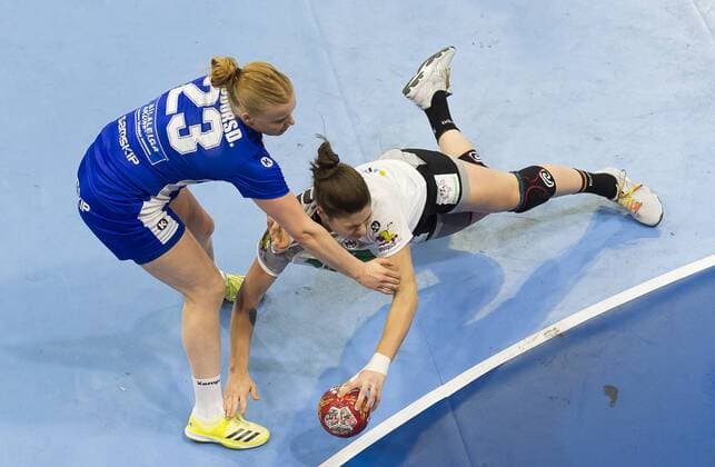 25 November 2017 Germanys Jennifer Rode and Islands Stefania Theodorsdottir Handball preparatory game to the World Cup December in Germany Handball World Cup Germany Iceland 32 19 in Dresden c
