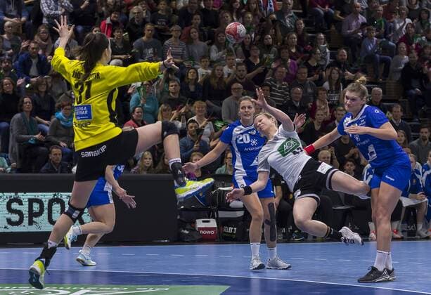 25 November 2017 Germanys Friederike Gabernatis vs. goalkeeper Hafdis Renötudottir Handball preparatory game for the World Cup December in Germany Handball World Cup Germany Iceland 32 19 in Dresden c