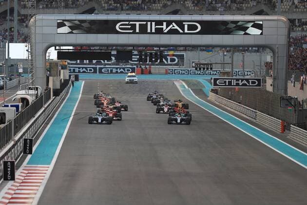 26th November 2017, Yas Marina Circuit, Abu Dhabi, UAE; Abu Dhabi Formula One Grand Prix, Sunday race day; Valtteri Bottas - Mercedes AMG Petronas F1 team leads the race start from pole position  ActionPlus11956558