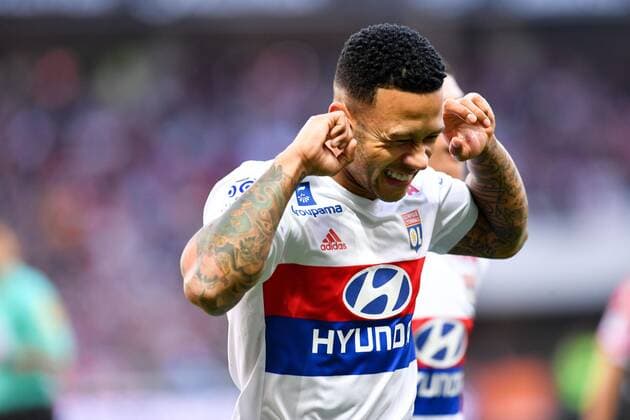 11 Memphis DEPAY (ol) - JOIE FOOTBALL : Nice vs Lyon - Ligue 1 Conforama - 26 11 2017 FEP Panoramic 