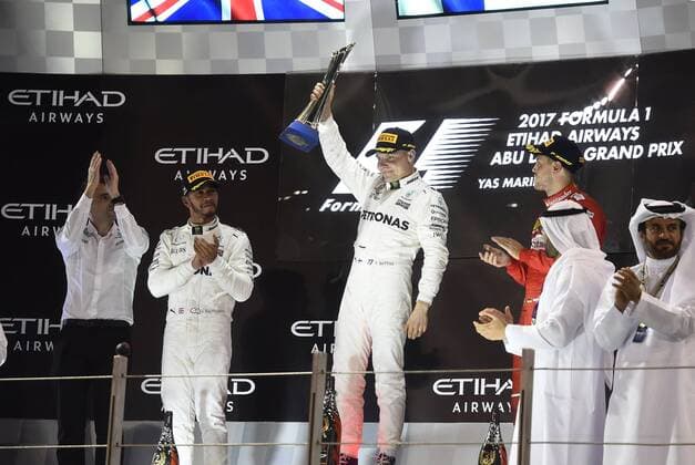 Sebastian Vettel GER 5 Scuderia Ferrari Lewis Hamilton GB 44 Mercedes AMG Petronas Motorsport Valtteri Bottas FIN 77 Mercedes AMG Petronas Motorsport Grand Prix of ABU DHABI 2017 Race Motorsport Formula 1 26 11 2017 ABU DHABI Copyright: xEIBNER JERRYxANDREx EP_JAE