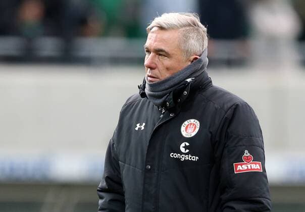 26 11 2017 Football Season 2017 2018 2 Football Bundesliga 15 Gameday SpVgg Greuther Fürth Cloverleaf FC St Pauli Hamburg FCSP DaMa Olaf Janssen Janssen coach FC St Pauli disappointed disappointment after the match ended