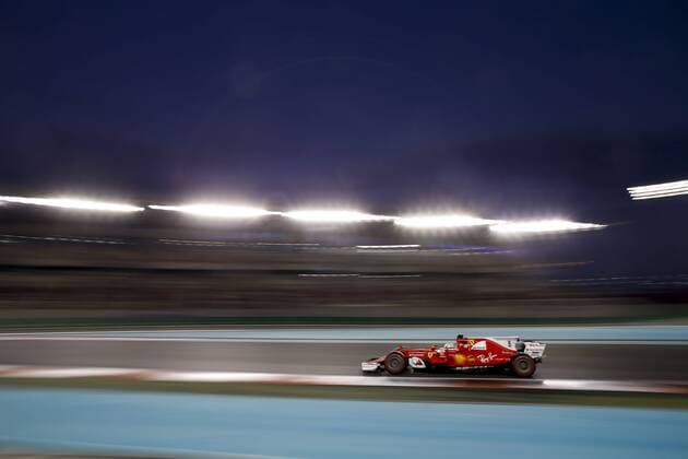 Bilder des Tages - SPORT Motorsports: FIA Formula One World Championship WM Weltmeisterschaft 2017, Grand Prix of Abu Dhabi, 5 Sebastian Vettel (GER, Scuderia Ferrari), Abu Dhabi United Arab Emirates