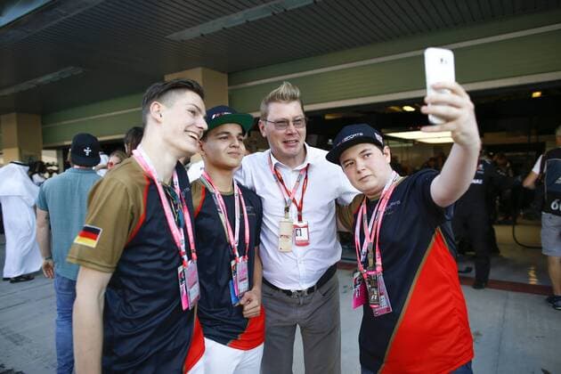 Motorsports: FIA Formula One World Championship WM Weltmeisterschaft 2017, Grand Prix of Abu Dhabi, Mika Hakkinen (FIN) Abu Dhabi United Arab Emirates