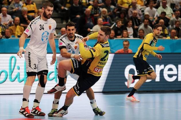 v li Vuko Borozan Skopje 34 Ilija Abutovic Skopje 20 Hendrik Pekeler RNL 23 Action Action Game scene Handball Champions League Rhein Neckar Löwen HC Vardar Skopje xozx
