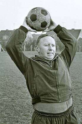 Ludwig Lachner coach at VfL Wolfsburg here on 08 11 1965