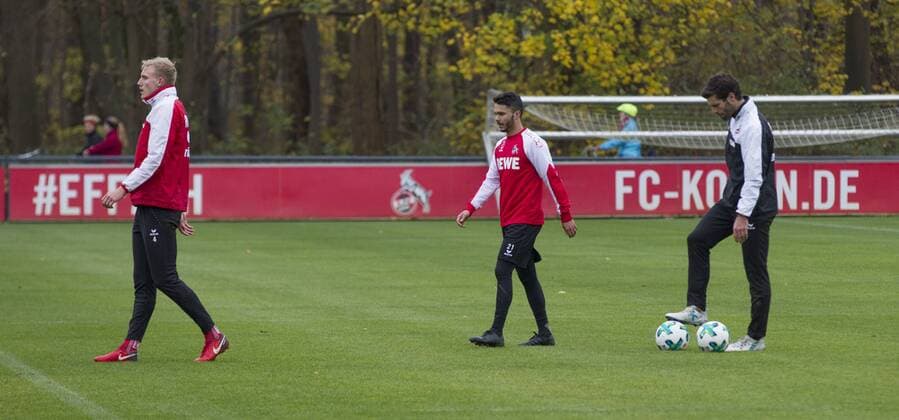 Training 1 FC Köln 1 Soccer Bundesliga Season 2017 2018 Geissbockheim Koeln Germany Date 26 11 2017 Links Frederik Sörensen 1 FC Köln Mitte Leonardo Bittencourt 1 FC Köln Right Yann Benjamin Ball 1 FC Köln