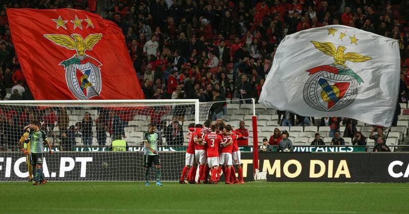 November 26, 2017 - Lisbon, Lisbon, Portugal - Benficas defender Luisao from Brazil celebrating with is team mate after scoring a goal during the Premier League 2017 18 match between SL Benfica and FC Vitoria Setubal, at Luz Stadium in Lisbon on November 26, 2017. Benfica v Vitoria Setubal - Primeira Liga  - ZUMAn230 20171126_zaa_n230_562 Copyright: xDpix
