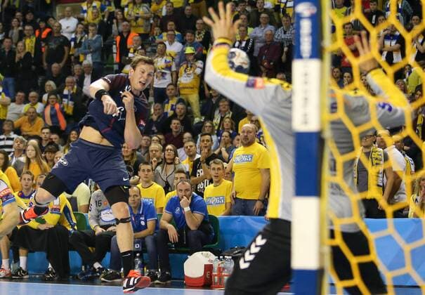 November 26, 2017 - Kielce, Poland - 26.11.2017, Kielce, pidflka reczna, liga mistrzow, PGE Vive Kielce - Paris Saint-Germain, Sander Sagosen (PSG), during EHF Handball Champions League Group B match between KS Vive Tauron Kielce and Paris Saint-Germain Handball at Kielce, Poland, on 26 November 2017. ..Paris Saint-Germain Handball won 30-29. Vive Kielce v Paris Saint-Germain - EHF Champions League match - ZUMAn230 20171126_zaa_n230_703 Copyright: xFotoxOlimpikx