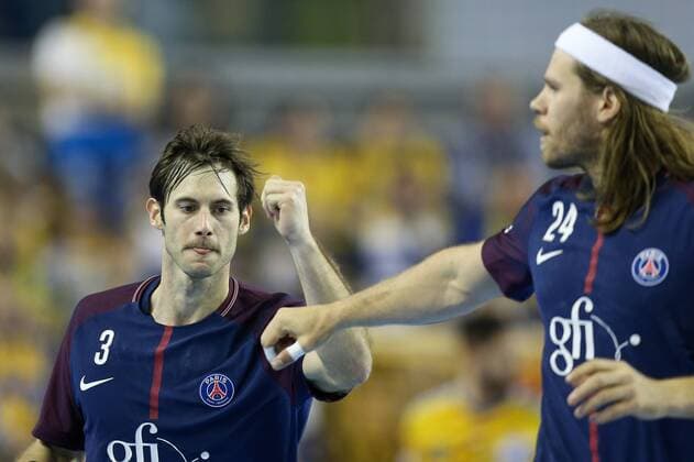 November 26, 2017 - Kielce, Poland - Uwe Gensheimer (PSG), Mikkel Hansen (PSG), during EHF Handball Champions League Group B match between KS Vive Tauron Kielce and Paris Saint-Germain Handball at Kielce, Poland, on 26 November 2017. ..Paris Saint-Germain Handball won 30-29. Vive Kielce v Paris Saint-Germain - EHF Champions League match  - ZUMAn230 20171126_zaa_n230_704 Copyright: xFotoxOlimpikx
