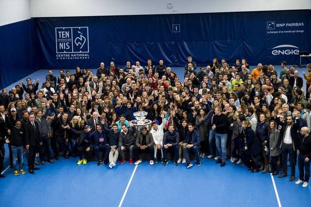 Tennis, Pressetermin französischer Tennisverband FFT Jonathan Eysseric Jeremy Chardy Gilles Simon Bernard Giudicelli - president FFT Lucas Pouille Richard Gasquet Yannick Noah Jo Wilfired Tsonga Julien Benneteau Pierre Hugues Herbert Nicolas Mahut TENNIS : l Equipe de France de Tennis a la rencontre des salaries de la FFT - Paris - 27 11 2017 JBAutissier Panoramic 