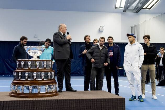 Tennis, Pressetermin französischer Tennisverband FFT Bernard Giudicelli - president FFT TENNIS : l Equipe de France de Tennis a la rencontre des salaries de la FFT - Paris - 27 11 2017 JBAutissier Panoramic 