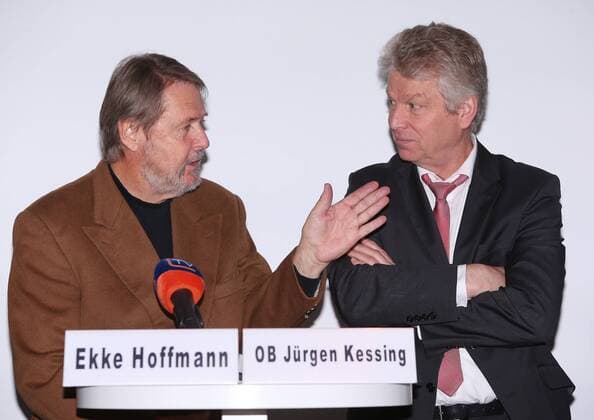 BAU 28 11 2017 Bietigheim Handball 23 IHF Handball Womens World Cup Press Conference v l Ekke Hofmann Former Womens National Coach Mayor Jürgen Kessing