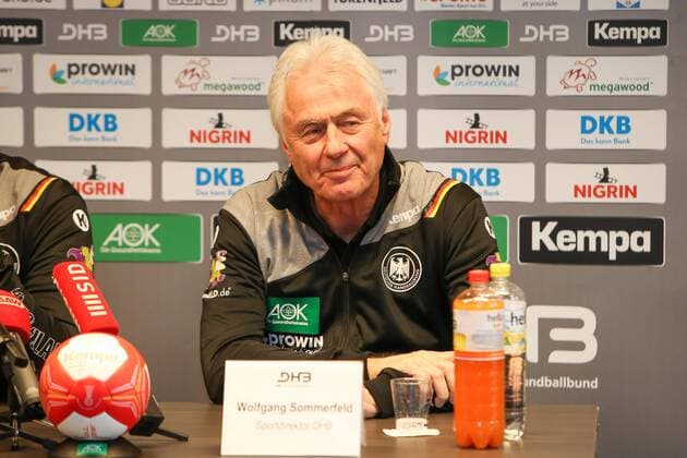 Press Conference Handball Womens National Team Leipzig 29 11 2017 Lindner Hotel Handball Womens Press Conference in the run-up to the Womens Handball World Cup 2017 Sporting image Wolfgang Sommerfeld Germany