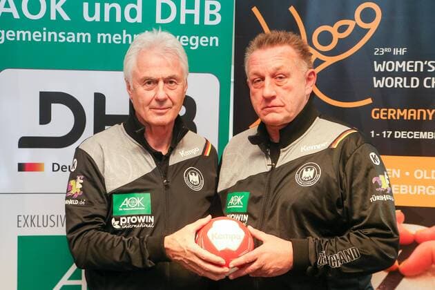 Press Conference Handball Womens National Team Leipzig 29 11 2017 Lindner Hotel Handball Womens Press Conference ahead of the Womens Handball World Cup 2017 In the picture v l Sports Director Wolfgang Sommerfeld Germany and national coach Michael Biegler Germany