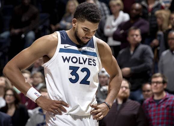 November 28, 2017 - Minneapolis, MN, USA - Karl-Anthony Towns (32) walked off the court at the end of the game. Washington beat Minnesota by a final score of 92-89. .... .. CARLOS GONZALEZ ¢ cgonzalez@startribune.com - November 28, 2017, Minneapolis, MN, Target Center, NBA Basketball Herren USA Minnesota Timberwolves vs. Washington Wizards Minneapolis News - November 28, 2017 - ZUMAm42_ 81045785st Copyright: xCarlosxGonzalezx