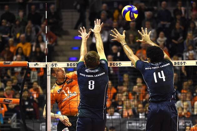 Volleyball Mens Season 2017 18 1 Bundesliga 6 Matchday BR Volleys Alpenvolleys Haching Paul Carroll Nr 12 Berlin Recycling Volleys Bartosz Pietruczuk Nr 8 Alpenvolleys Haching Douglas Duarte Souza Da Silva Nr 14 Alpenvolleys Haching 29 11 17 Copyright: xMichaelxHundtx xMatthiasxKochx