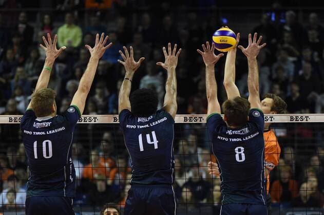 Volleyball Mens Season 2017 18 1 Bundesliga 6 Gameday BR Volleys Alpenvolleys Haching Rudy Pieter Verhoeff Nr 10 Alpenvolleys Haching Douglas Duarte Souza Da Silva Nr 14 Alpenvolleys Haching Bartosz Pietruczuk Nr 8 Alpenvolleys Haching Robert Kromm Nr 3 Berlin Recycling Volleys 29 11 17 Copyright: xMichaelxHundtx xMatthiasxKochx