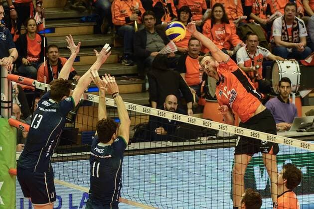 Volleyball Mens Season 2017 18 1 Bundesliga 6 Gameday BR Volleys Alpenvolleys Haching Stefan Chrtiansky No 13 Alpenvolleys Haching Pedro Henrique Frances No 11 Alpenvolleys Haching Paul Carroll No 12 Berlin Recycling Volleys 29 11 17 Copyright: xMichaelxHundtx xMatthiasxKochx