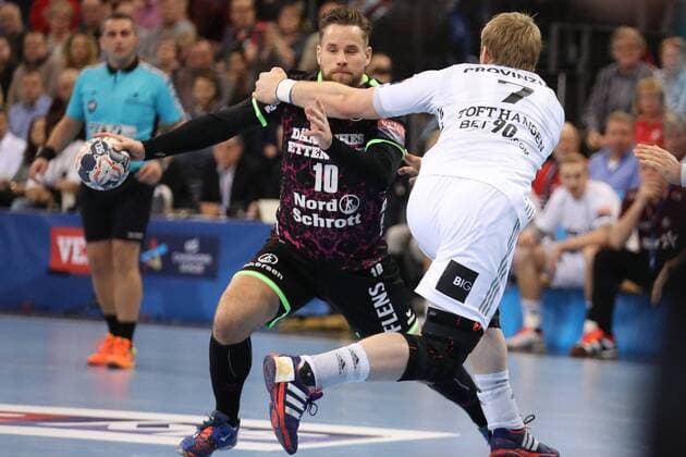 THW Kiel EHF Champions League Flensburg 29 11 17 Flensburg 29 11 17 Sport Handball VELUX EHF Champions League Season 2017 2018 Group Stage SG Flensburg Handewitt THW Kiel Thomas Mogensen SG Flensburg Handewitt 10 Rene Toft Hansen THW Kiel 07 xmmkx