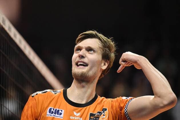 Robert Kromm BR Volleys unhappy with a refereeing decision BR Volleys Berlin AlpenVolleys Haching German Volleyball League season 2017 2018 men men men volleyball Germany Germany Max Schmeling Halle Berlin 29 11 2017