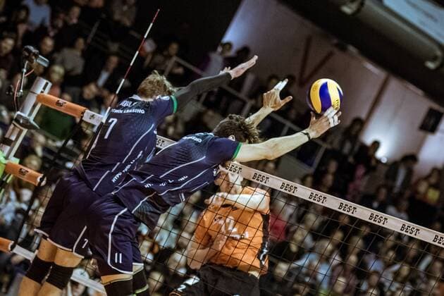 Hypo Tirol Alpenvolleys Haching Douglas DUARTE SOUZA DA SILVA 14 BR Hypo Tirol Alpenvolleys Haching 29 11 2017 Berlin Recycling Volleys Hypo Tyrol AlpenVolleys Haching Volleyball Bundesliga League match Berlin Max Schmeling Halle