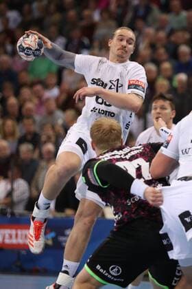 THW Kiel EHF Champions League Flensburg 29 11 17 Flensburg 29 11 17 Sport Handball VELUX EHF Champions League Season 2017 2018 Group Stage SG Flensburg Handewitt THW Kiel Lukas Nilsson THW Kiel 65 Other Zachariassen SG Flensburg Handewitt 22 xmmkx