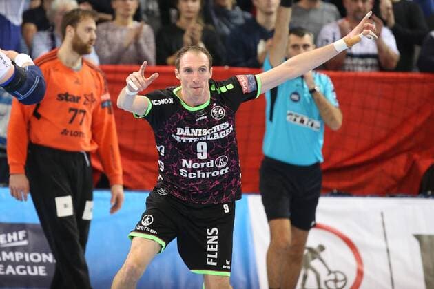 FH Flensburg Handewitt THW Kiel EHF Champions League Flensburg 29 11 17 Flensburg 29 11 17 Sport Handball VELUX EHF Champions League Season 2017 2018 Group Stage SG Flensburg Handewitt THW Kiel Jubel Torjubel at Holger Glandorf SG Flensburg Handewitt 09 xmmkx