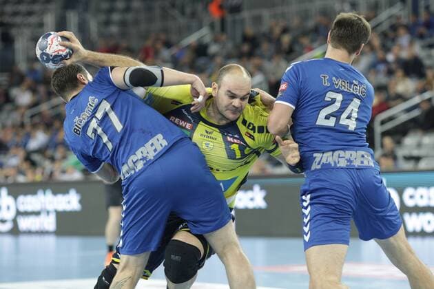 Zagreb, 29.11.2017. - Arena Zagreb hall, 2017 18 EHF Men s Champions League Group Phase. HC Prvo plinarsko drustvo (blue) - Rhein-Neckar Löwen (yellow) 30:26 BAENA GONZALEZ Rafael (16) vs Tonci VALCIC (24) na dDamir BICANIC (77) 